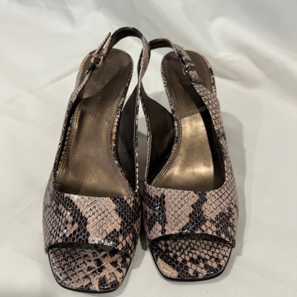 Tahari Snakeskin Print Heel Size 8.5 - Picture 3 of 6